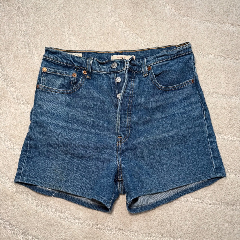 Levis Premium Ribcage Super High Rise Denim Shorts Medium Wash Blue Size 29